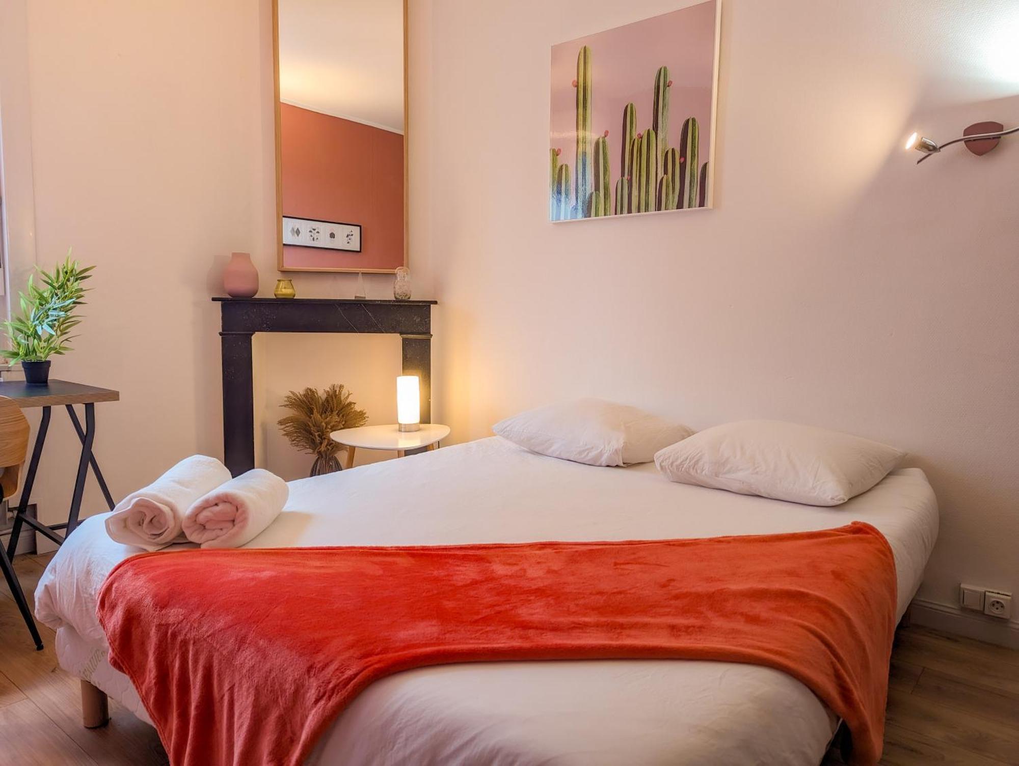 Le Cocon Bleu - Appartement Calme - Parking Gratuit - Fibre Арас Екстериор снимка